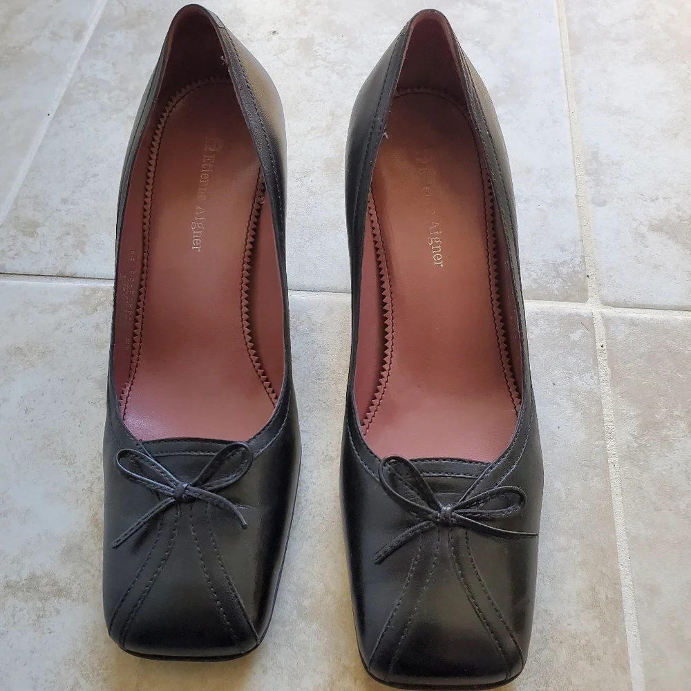 Etienne Aigner Black Leather Square-Toe Bow Pumps